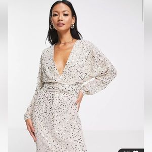 NWT ASOS design midi dress with batwing sleeve with scattered sequins. Size US4.